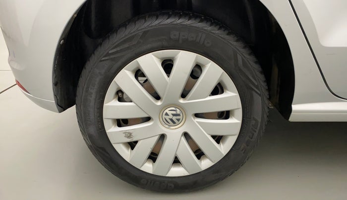 2016 Volkswagen Polo COMFORTLINE 1.2L, Petrol, Manual, 20,861 km, Right Rear Wheel