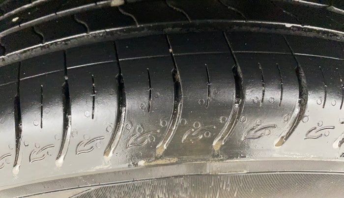 2023 KIA CARENS PRESTIGE PLUS 1.5 PETROL DCT 7 STR, Petrol, Automatic, 4,955 km, Left Rear Tyre Tread