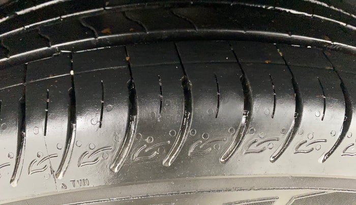 2023 KIA CARENS PRESTIGE PLUS 1.5 PETROL DCT 7 STR, Petrol, Automatic, 4,955 km, Right Rear Tyre Tread