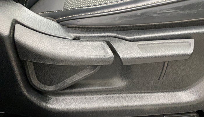 2023 KIA CARENS PRESTIGE PLUS 1.5 PETROL DCT 7 STR, Petrol, Automatic, 4,955 km, Driver Side Adjustment Panel