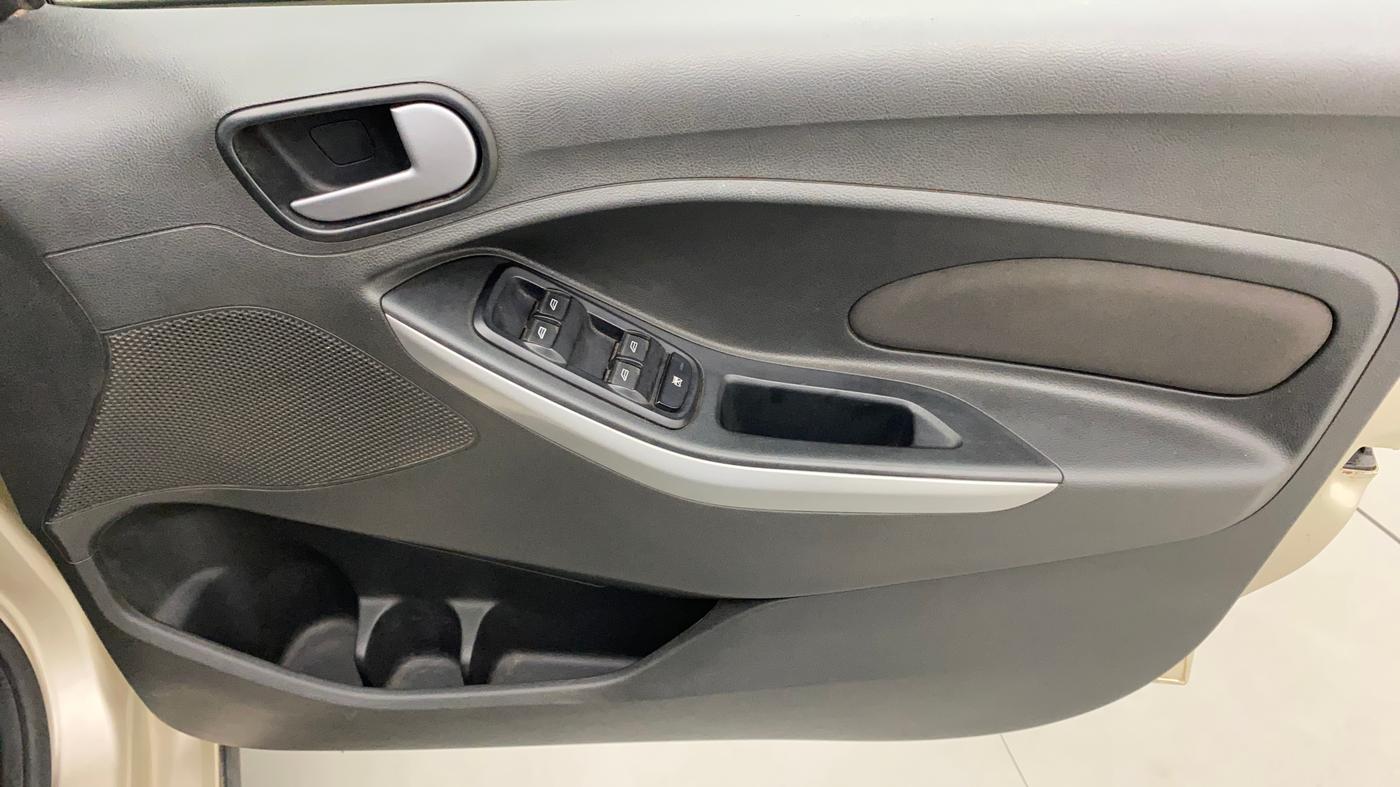 2018 Ford FREESTYLE TREND 1.5 DIESEL, Diesel, Manual, 87,777 km, Driver Side Door Panels Control