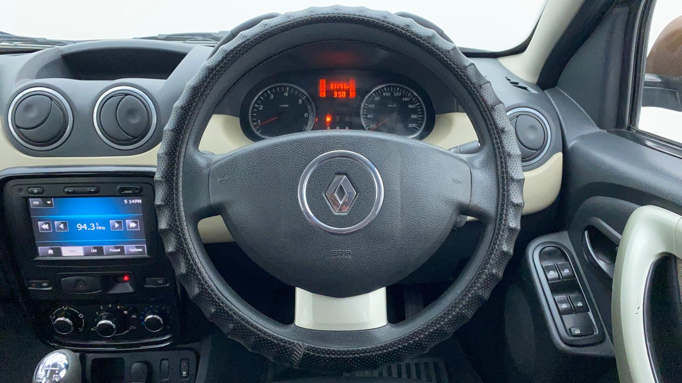 2013 Renault Duster 85 PS RXL OPT, Diesel, Manual, 93,256 km, Steering Wheel Close-up