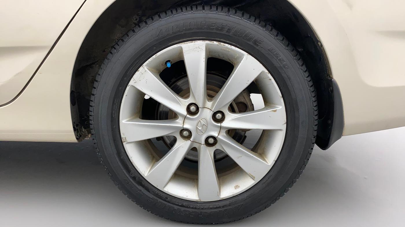 2013 Hyundai Verna FLUIDIC 1.6 VTVT SX, Petrol, Manual, 48,214 km, Left Rear Wheel