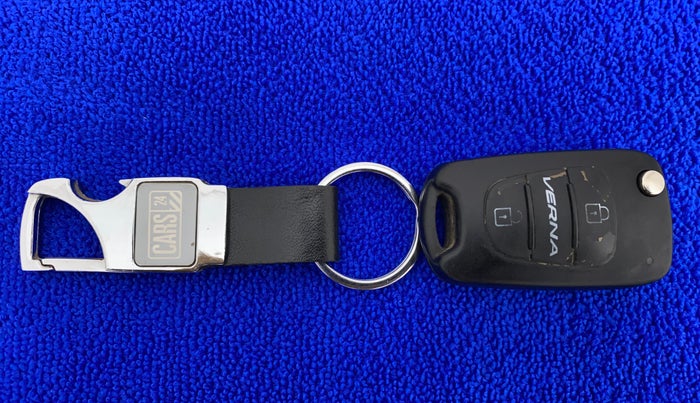 2013 Hyundai Verna FLUIDIC 1.6 VTVT SX, Petrol, Manual, 48,214 km, Key Close Up