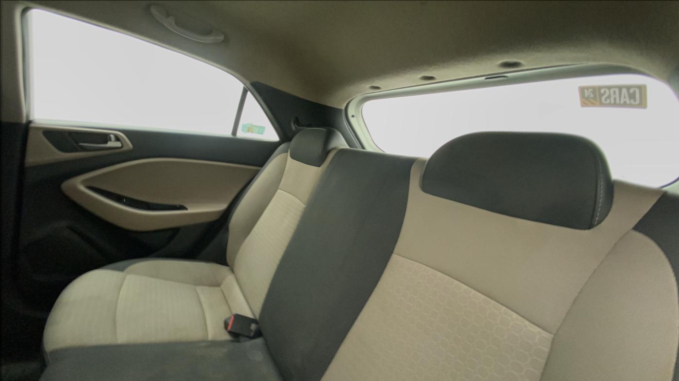 2015 Hyundai Elite i20 MAGNA 1.2, Petrol, Manual, 49,554 km, Right Side Rear Door Cabin