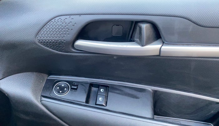 2023 KIA SONET HTE 1.2, Petrol, Manual, 20,690 km, Driver Side Door Panels Control