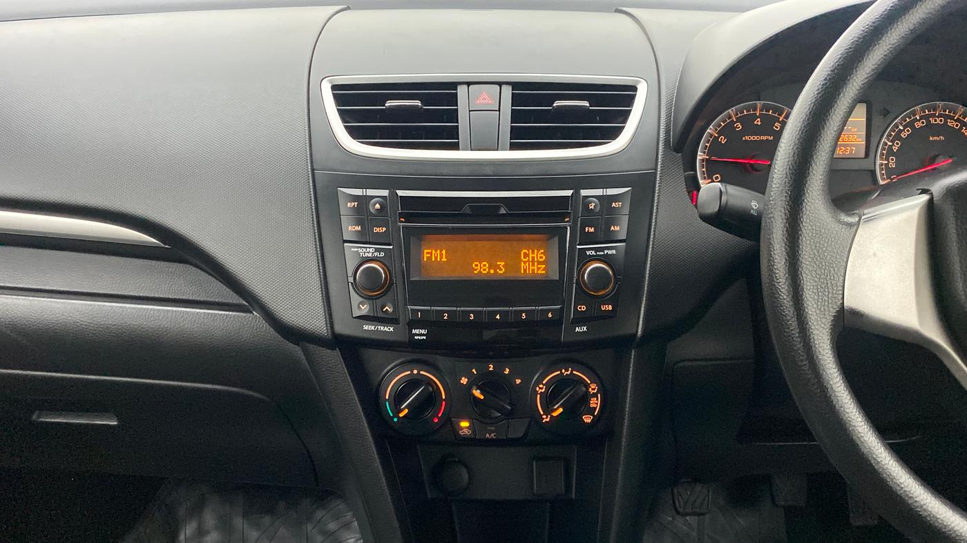 2015 Maruti Swift VXI D, Petrol, Manual, 32,764 km, Air Conditioner