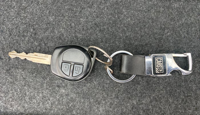 2015 Maruti Swift VXI D, Petrol, Manual, 32,764 km, Key Close Up