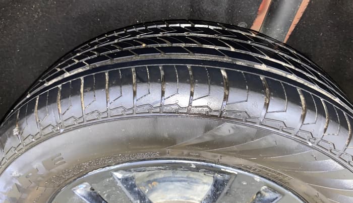 2019 Maruti Vitara Brezza ZDI PLUS AT DUAL TONE, Diesel, Automatic, 67,898 km, Left Rear Tyre Tread