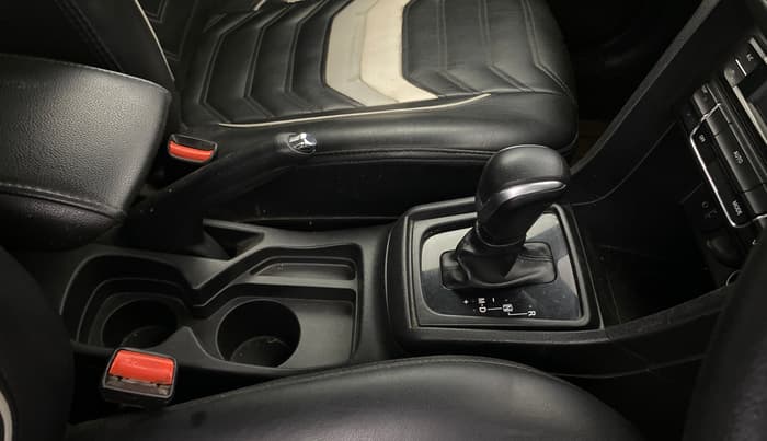 2019 Maruti Vitara Brezza ZDI PLUS AT DUAL TONE, Diesel, Automatic, 67,898 km, Gear Lever