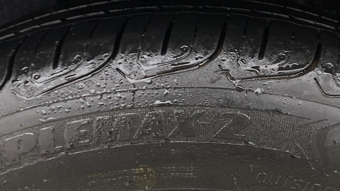 2022 Tata ALTROZ XZA, Petrol, Automatic, 28,812 km, Right Rear Tyre Tread