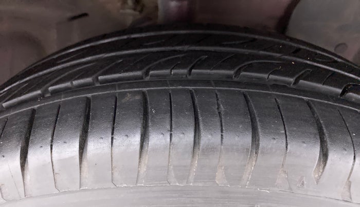 2015 Renault Pulse RX Z DIESEL, Diesel, Manual, 76,545 km, Right Front Tyre Tread