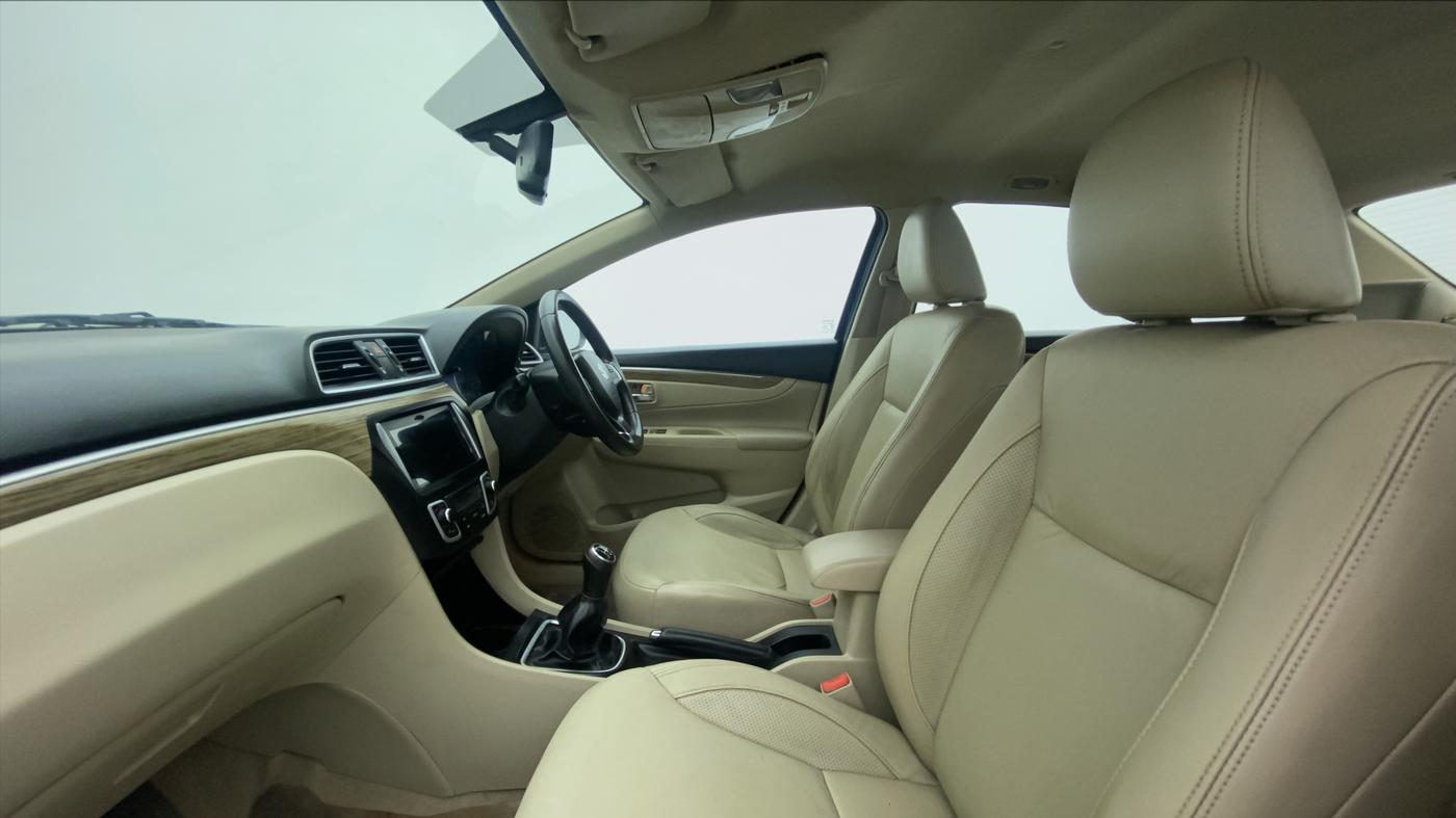 2018 Maruti Ciaz ALPHA 1.5 SHVS PETROL, Petrol, Manual, 57,378 km, Right Side Front Door Cabin