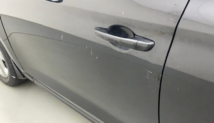 2020 Hyundai Verna S PLUS 1.5 CRDI, Diesel, Manual, 47,741 km, Front passenger door - Minor scratches