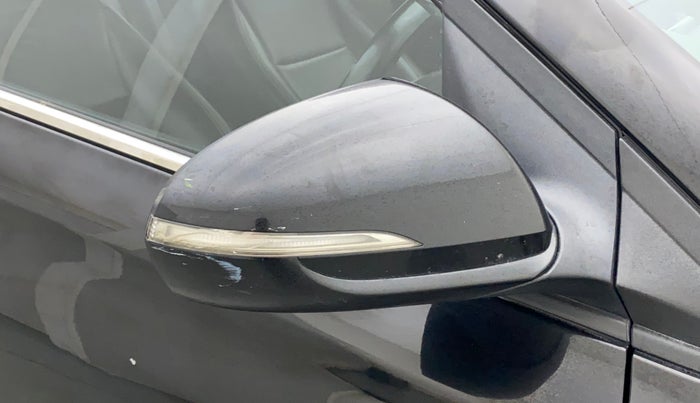 2020 Hyundai Verna S PLUS 1.5 CRDI, Diesel, Manual, 47,741 km, Right rear-view mirror - Indicator light has minor damage
