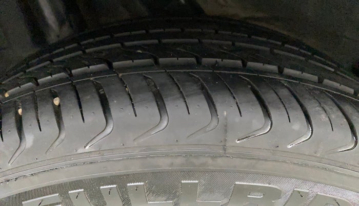 2020 Hyundai Verna S PLUS 1.5 CRDI, Diesel, Manual, 47,741 km, Right Rear Tyre Tread