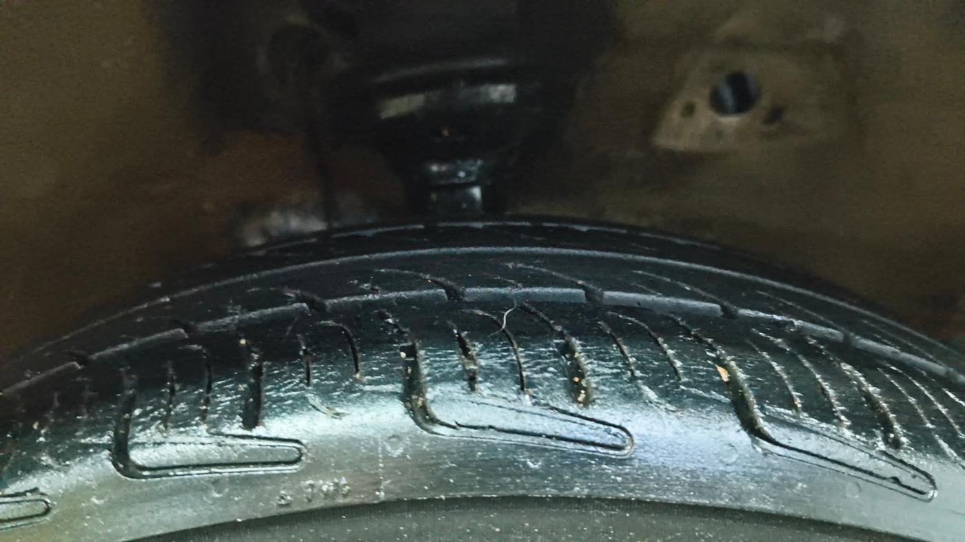 2018 Maruti Wagon R 1.0 VXI, CNG, Manual, 99,417 km, Right Front Tyre Tread