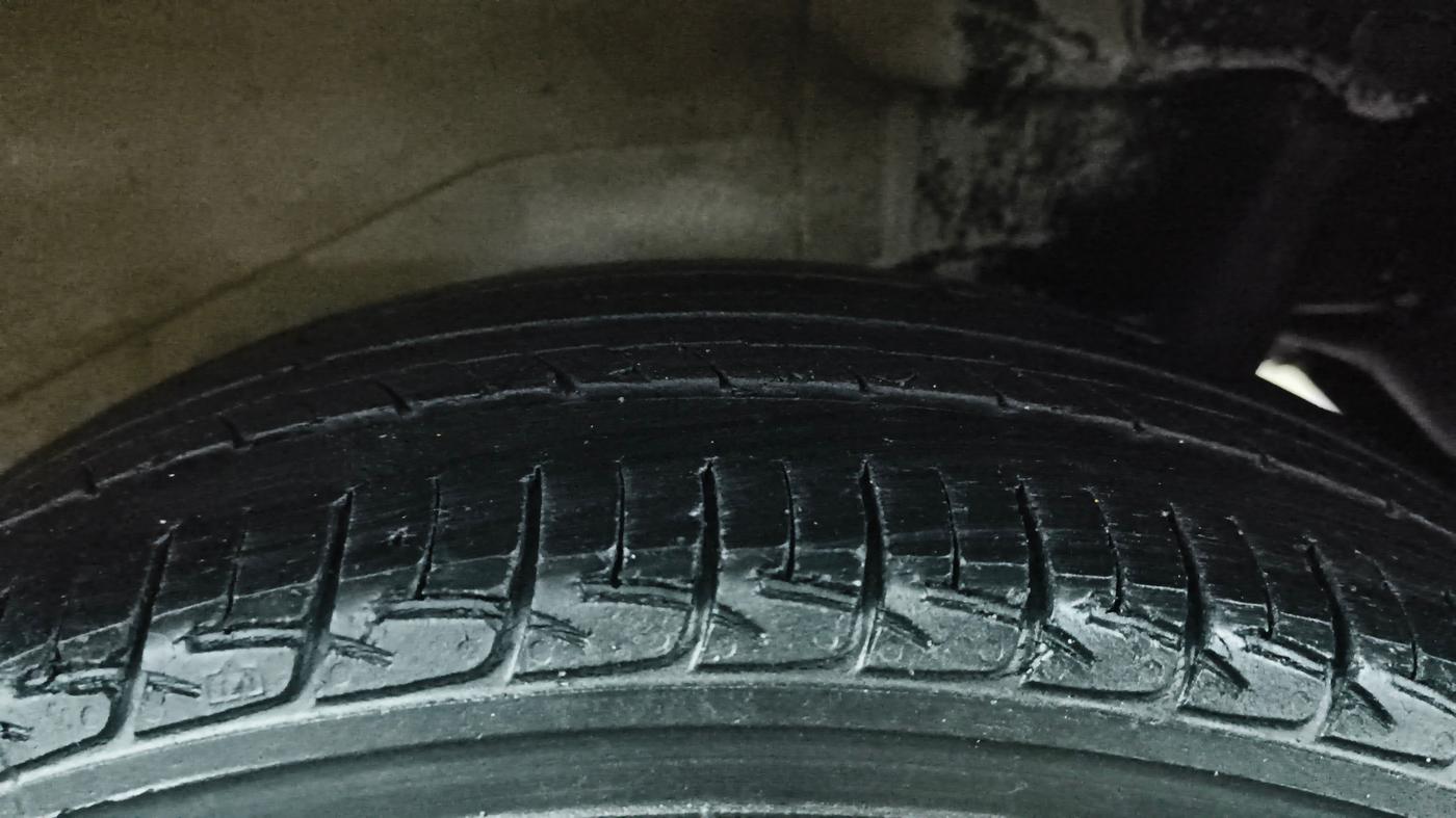 2018 Maruti Wagon R 1.0 VXI, CNG, Manual, 99,417 km, Left Rear Tyre Tread