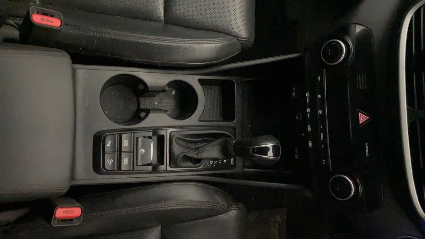 2021 Hyundai Tucson GLS 2WD AT DIESEL, Diesel, Automatic, 89,717 km, Gear Lever
