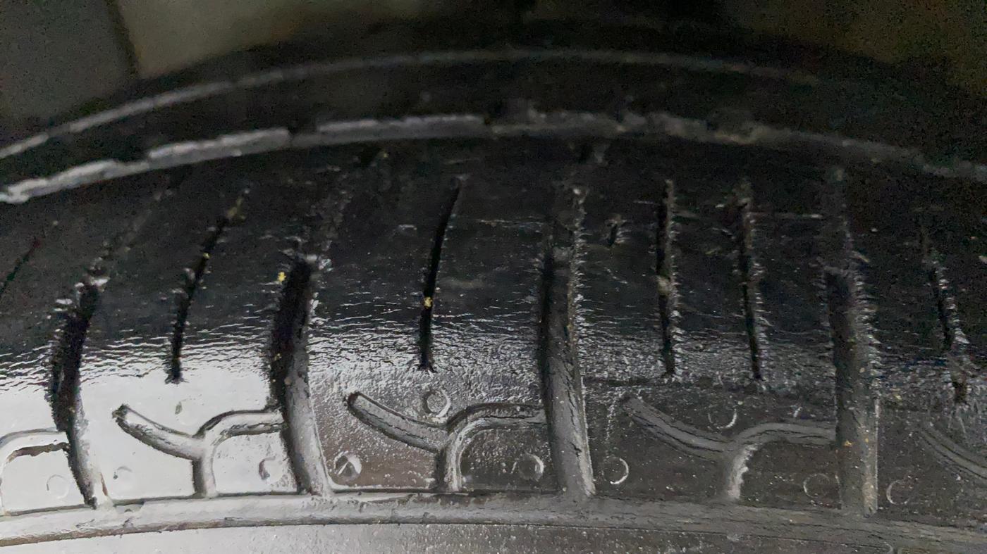 2020 Hyundai NEW SANTRO SPORTZ CNG, CNG, Manual, 73,711 km, Left Front Tyre Tread