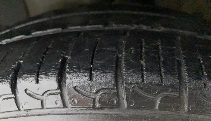 2020 Hyundai NEW SANTRO SPORTZ CNG, CNG, Manual, 73,711 km, Left Front Tyre Tread
