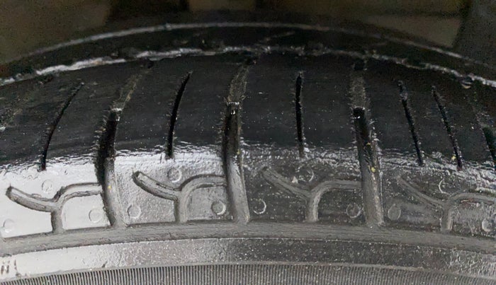 2020 Hyundai NEW SANTRO SPORTZ CNG, CNG, Manual, 73,711 km, Right Front Tyre Tread