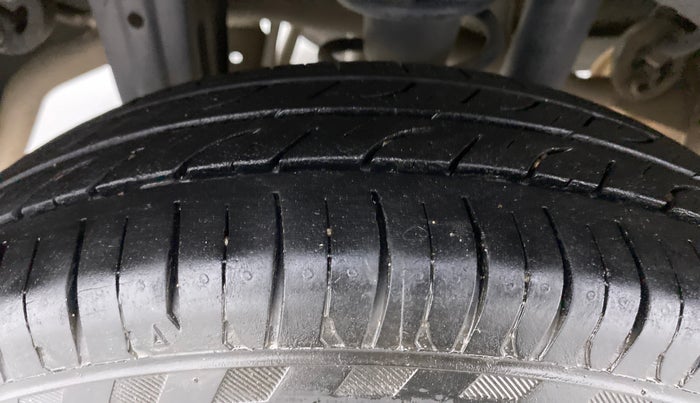 2016 Maruti Alto 800 VXI, Petrol, Manual, 83,907 km, Right Rear Tyre Tread