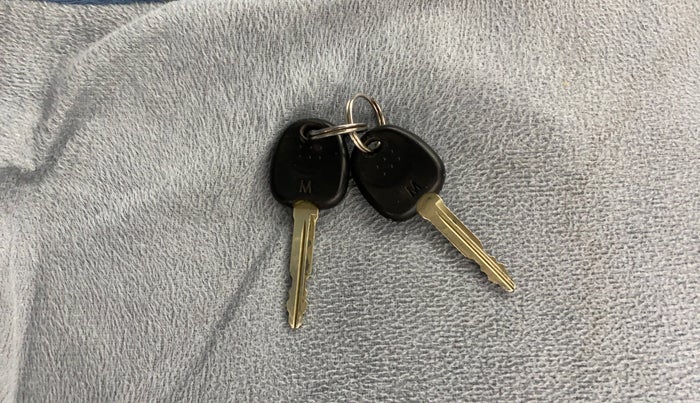 2018 Hyundai Eon MAGNA +, CNG, Manual, 87,972 km, Key Close Up