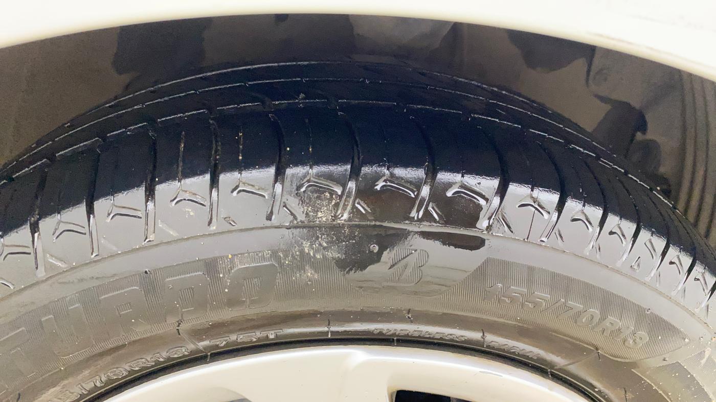 2018 Hyundai Eon MAGNA +, CNG, Manual, 87,974 km, Right Front Tyre Tread