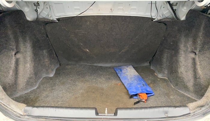 2016 Honda Amaze 1.2L I-VTEC E, Petrol, Manual, 43,492 km, Boot Inside