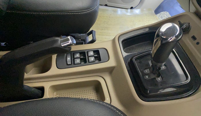 2016 Mahindra TUV300 T8 AMT, Diesel, Automatic, 1,08,057 km, Gear Lever
