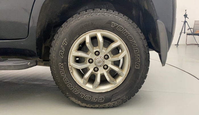 2016 Mahindra TUV300 T8 AMT, Diesel, Automatic, 1,08,057 km, Left Rear Wheel