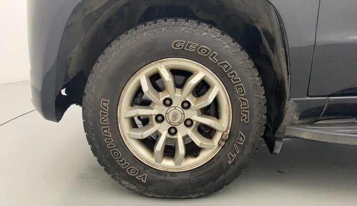 2016 Mahindra TUV300 T8 AMT, Diesel, Automatic, 1,08,057 km, Left Front Wheel