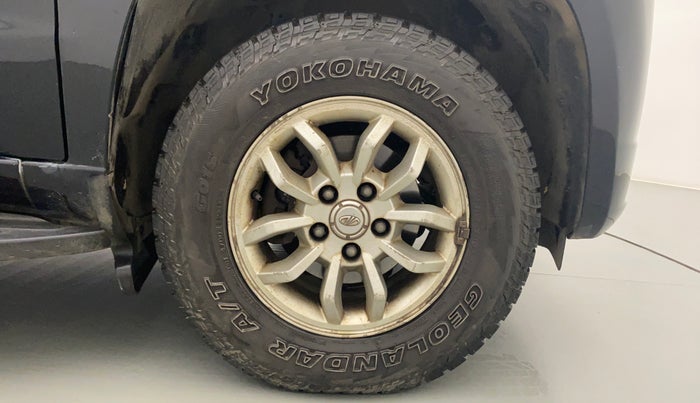 2016 Mahindra TUV300 T8 AMT, Diesel, Automatic, 1,08,057 km, Right Front Wheel