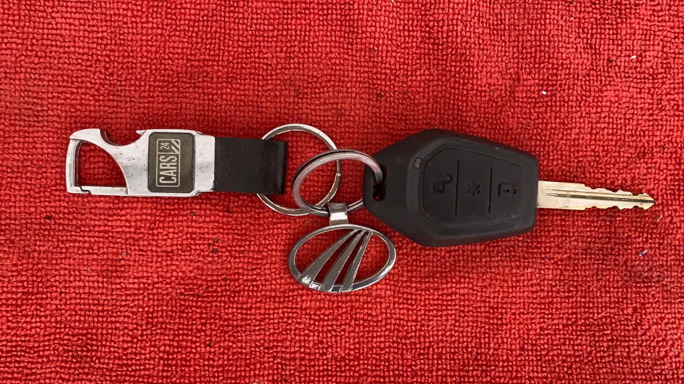 2016 Mahindra TUV300 T8 AMT, Diesel, Automatic, 1,08,057 km, Key Close Up