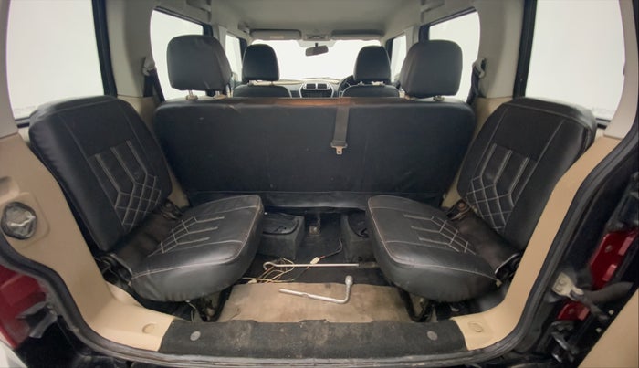 2016 Mahindra TUV300 T8 AMT, Diesel, Automatic, 1,08,057 km, Boot Inside