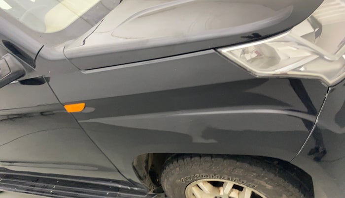 2016 Mahindra TUV300 T8 AMT, Diesel, Automatic, 1,08,057 km, Right fender - Slightly dented