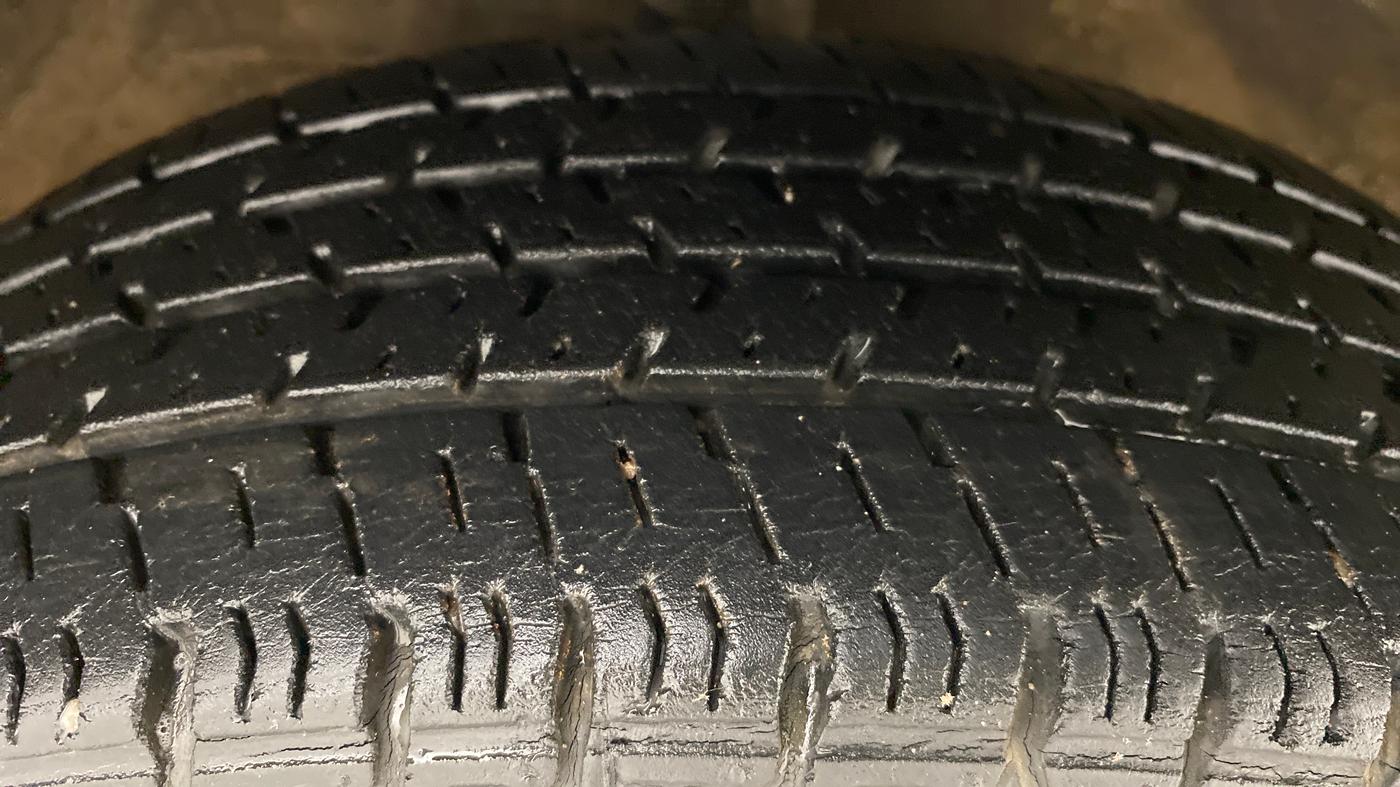 2014 Maruti Alto K10 VXI P, Petrol, Manual, 46,043 km, Right Front Tyre Tread