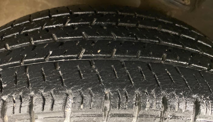 2014 Maruti Alto K10 VXI P, Petrol, Manual, 46,043 km, Left Front Tyre Tread