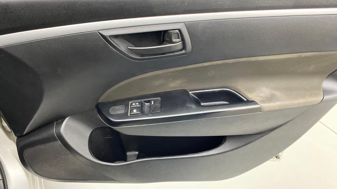 2016 Maruti Swift LDI, Diesel, Manual, 29,876 km, Driver Side Door Panels Control