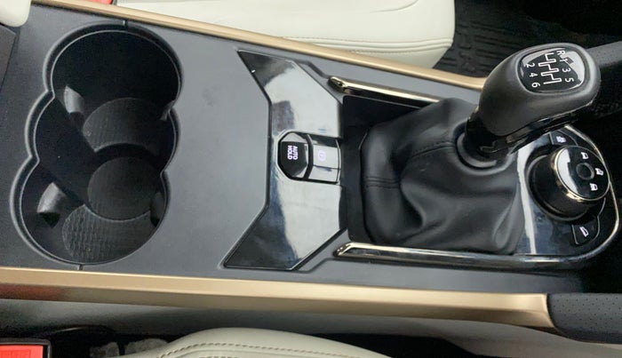 2022 Tata Harrier XZ PLUS JET 2.0L, Diesel, Manual, 2,322 km, Gear Lever