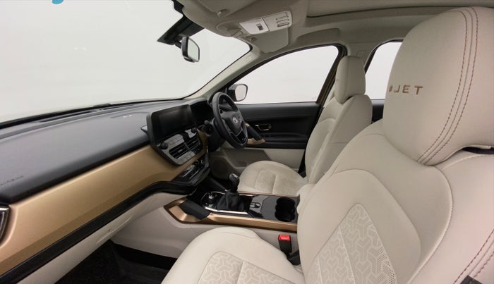 2022 Tata Harrier XZ PLUS JET 2.0L, Diesel, Manual, 2,322 km, Right Side Front Door Cabin
