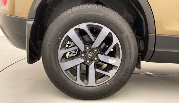 2022 Tata Harrier XZ PLUS JET 2.0L, Diesel, Manual, 2,322 km, Right Rear Wheel