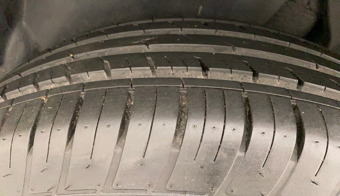 2022 Tata Harrier XZ PLUS JET 2.0L, Diesel, Manual, 2,322 km, Right Rear Tyre Tread
