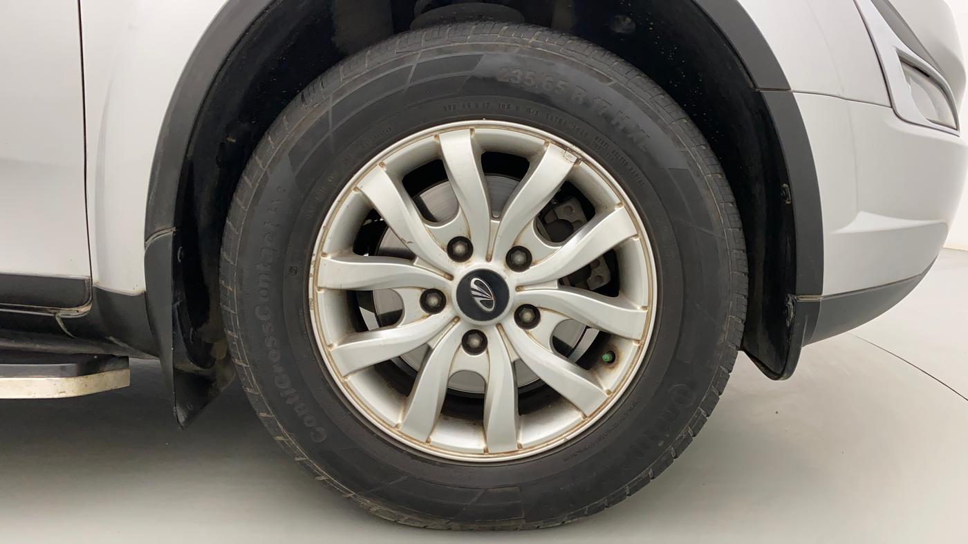 2018 Mahindra XUV500 W10 AT, Diesel, Automatic, 97,053 km, Right Front Wheel