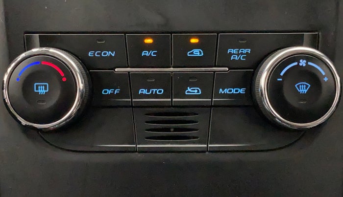 2018 Mahindra XUV500 W10 AT, Diesel, Automatic, 97,053 km, Automatic Climate Control
