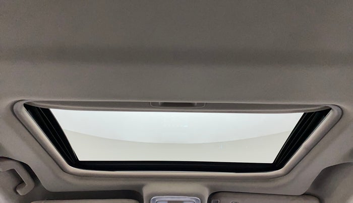 2018 Mahindra XUV500 W10 AT, Diesel, Automatic, 97,053 km, Moonroof/ Sunroof