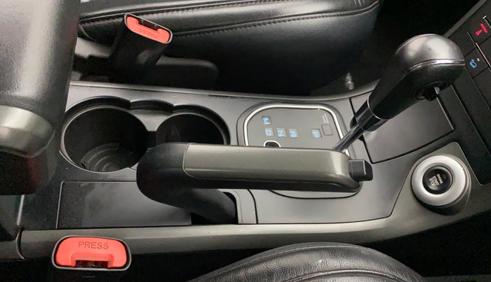 2018 Mahindra XUV500 W10 AT, Diesel, Automatic, 97,053 km, Gear Lever