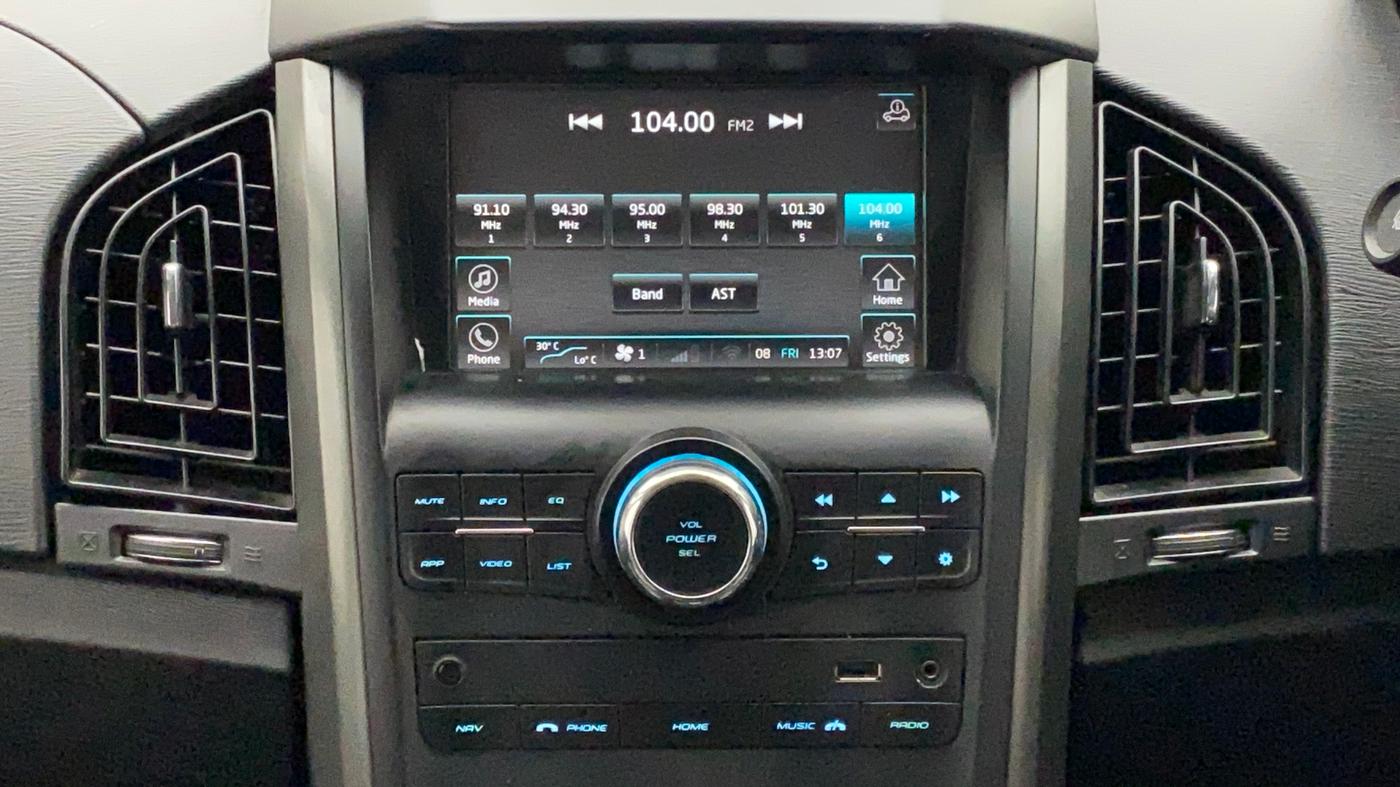 2018 Mahindra XUV500 W10 AT, Diesel, Automatic, 97,053 km, Infotainment System