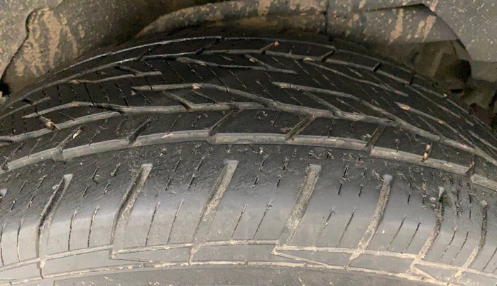 2018 Mahindra XUV500 W10 AT, Diesel, Automatic, 97,053 km, Left Rear Tyre Tread